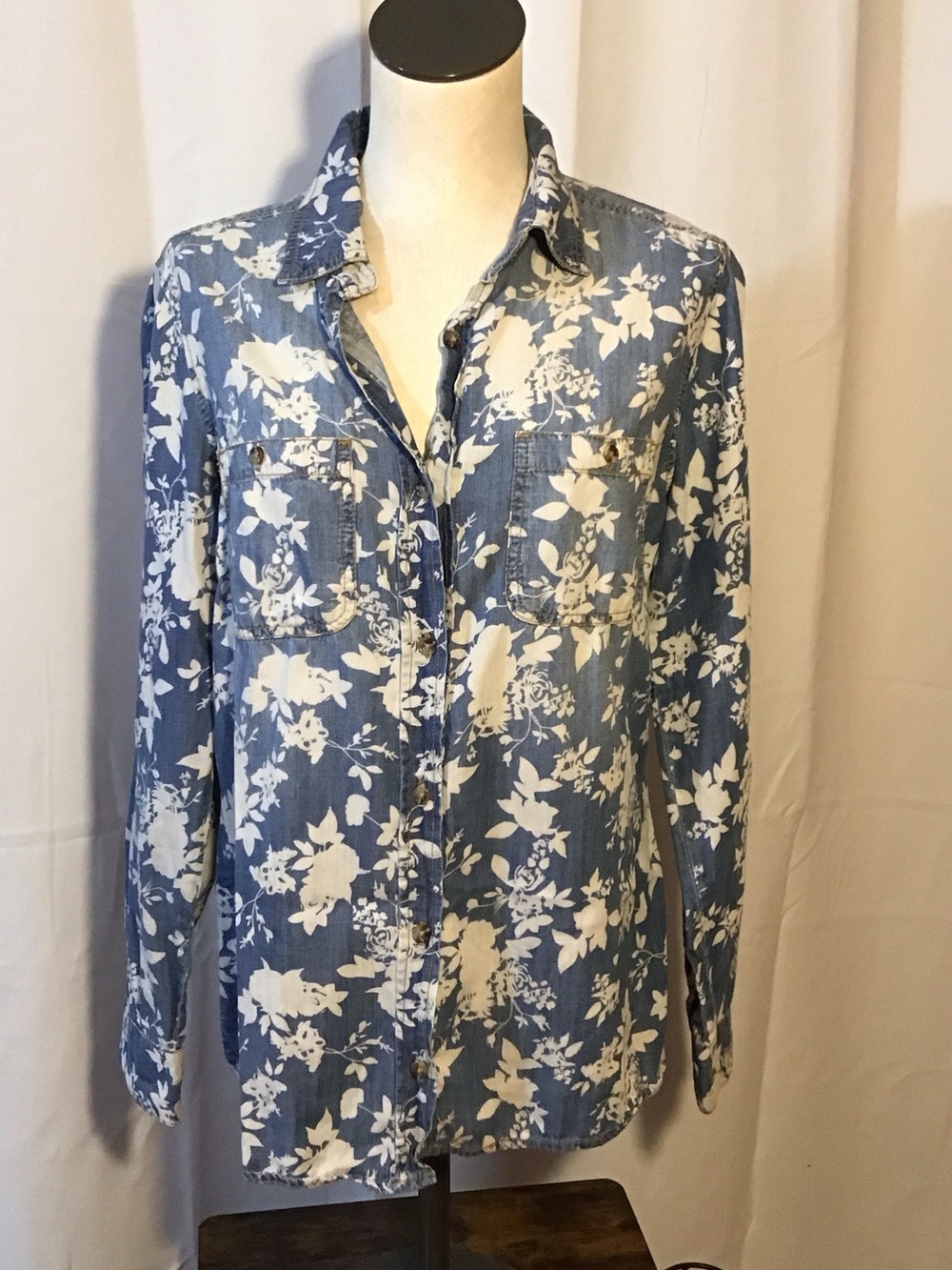 BDG Blue and White Floral Button-Down Shirt